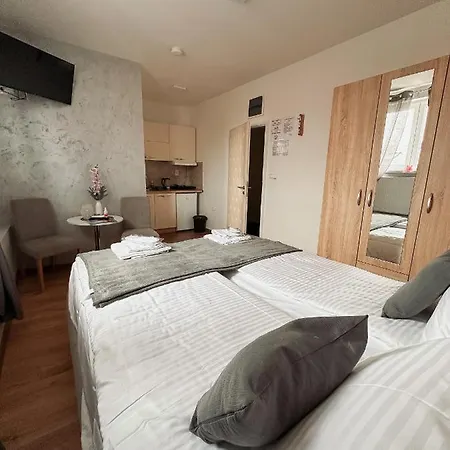 Hostel San Lux Dunavska Novi Sad