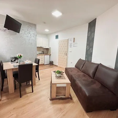 San Lux Dunavska Hostel