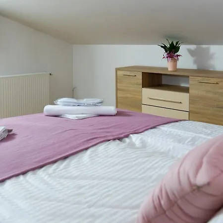 San Lux Dunavska Hostel