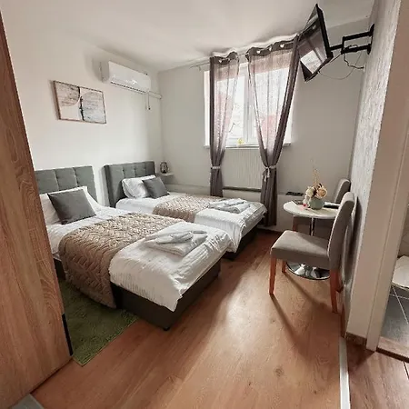 San Lux Dunavska Hostel Novi Sad