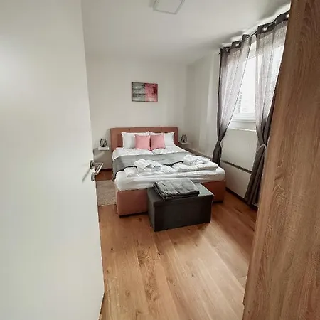 Hostel San Lux Dunavska Novi Sad