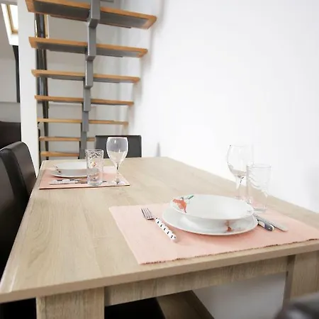 San Lux Dunavska Hostel Novi Sad
